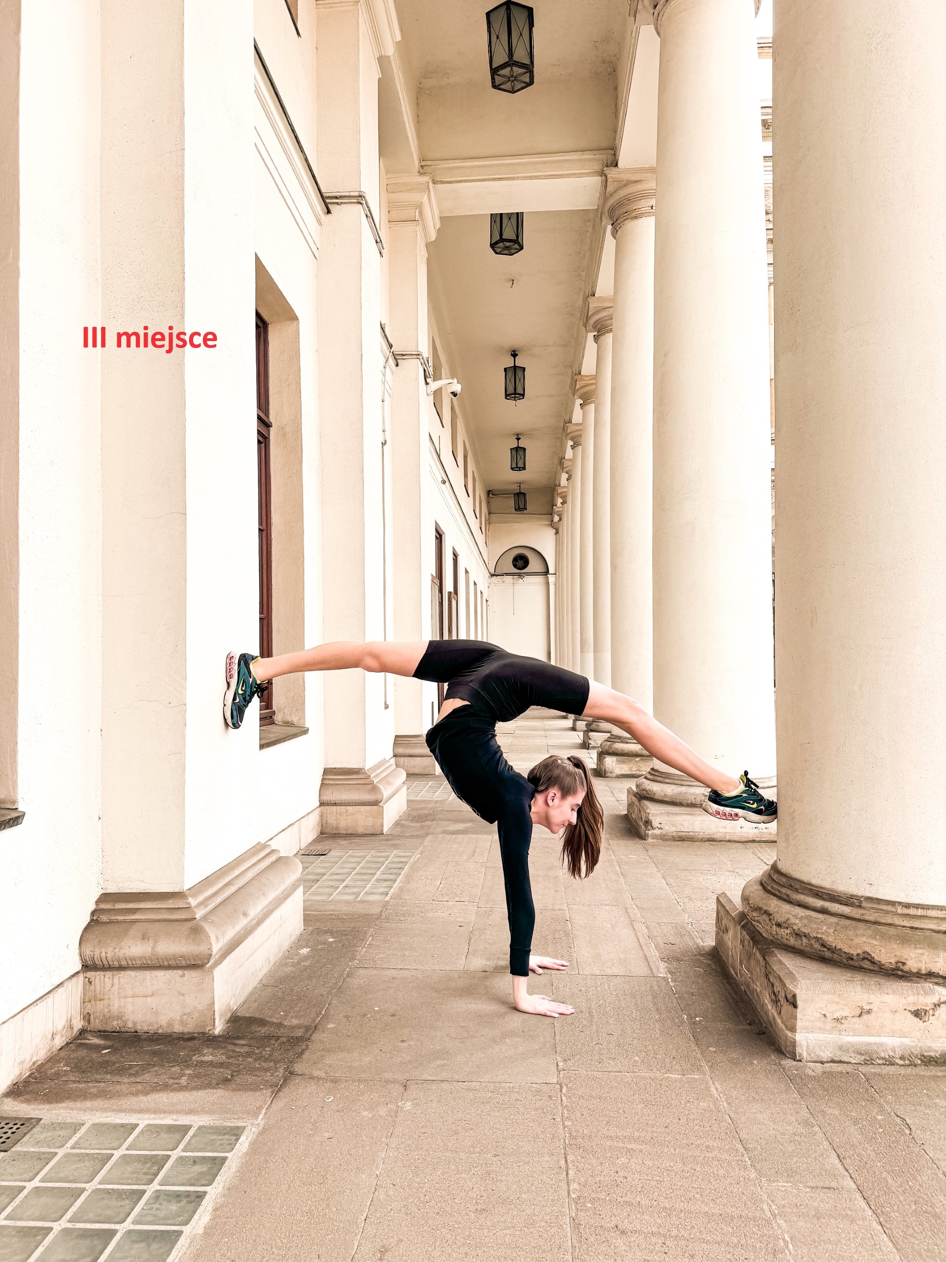 III miejsce - Julia Stawinoga, zdjęcie pt. „Gimnastyka to moja pasja”